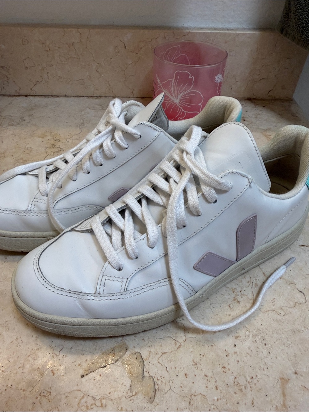 Veja V12  White Leather Sneaker sz 8